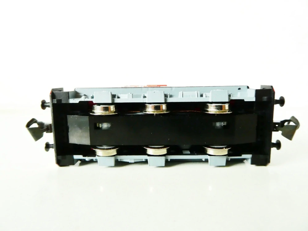 TT TILLIG 02611 Dieselová lokomotiva T334.0617 červená s krémovými pruhy „Chemiekombinates Schwarza" PRIVAT TOP STAV NEPOUŽITÁ v krabičce s doplňky a návodem