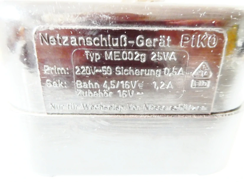 Bakelitové trafo PIKO Typ ME002g 25VA