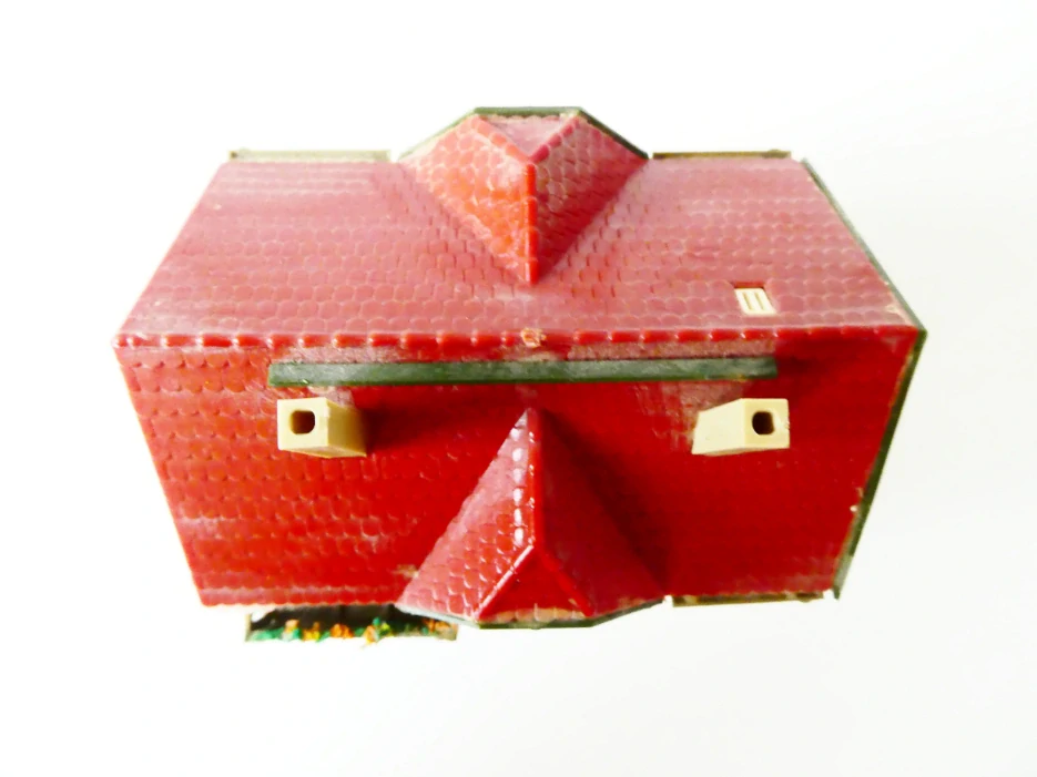 TT Hrázděný dům s balkónem a poštovní schránkou