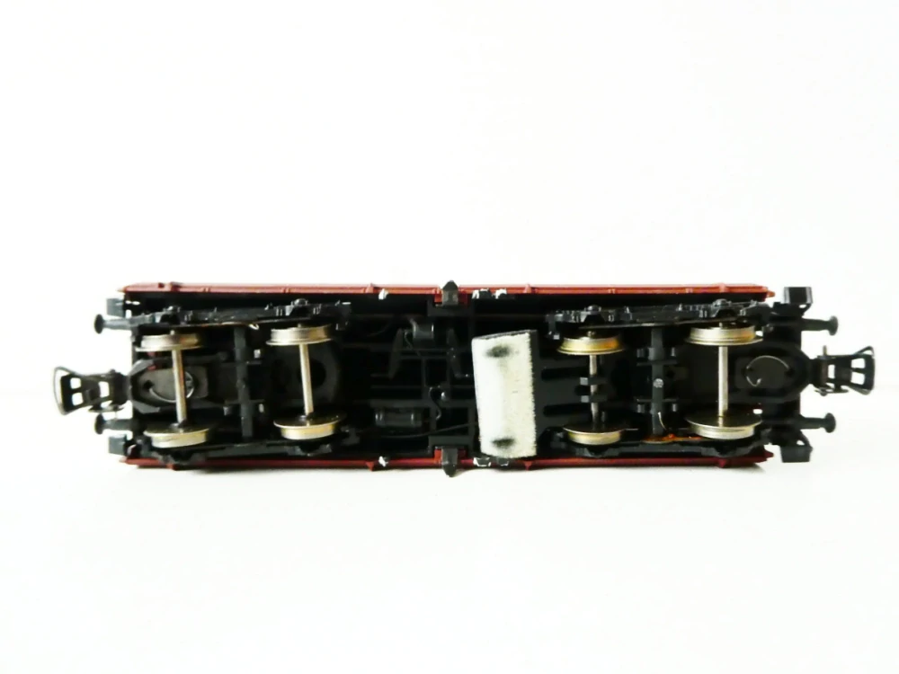 H0 PIKO Výsypný vůz 50 677 0824-0 se závěsem pro čištění kolejí DR PĚKNÝ STAV