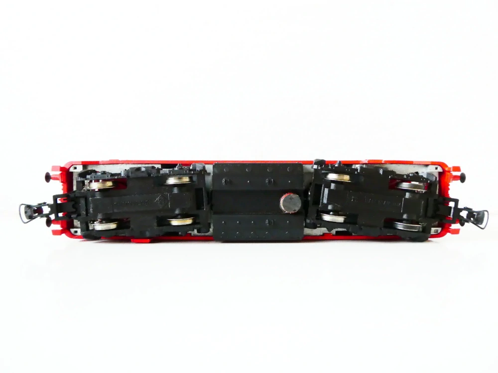 H0 ROCO Dieselová lokomotiva BR 215 129-8 DB PĚKNÝ STAV