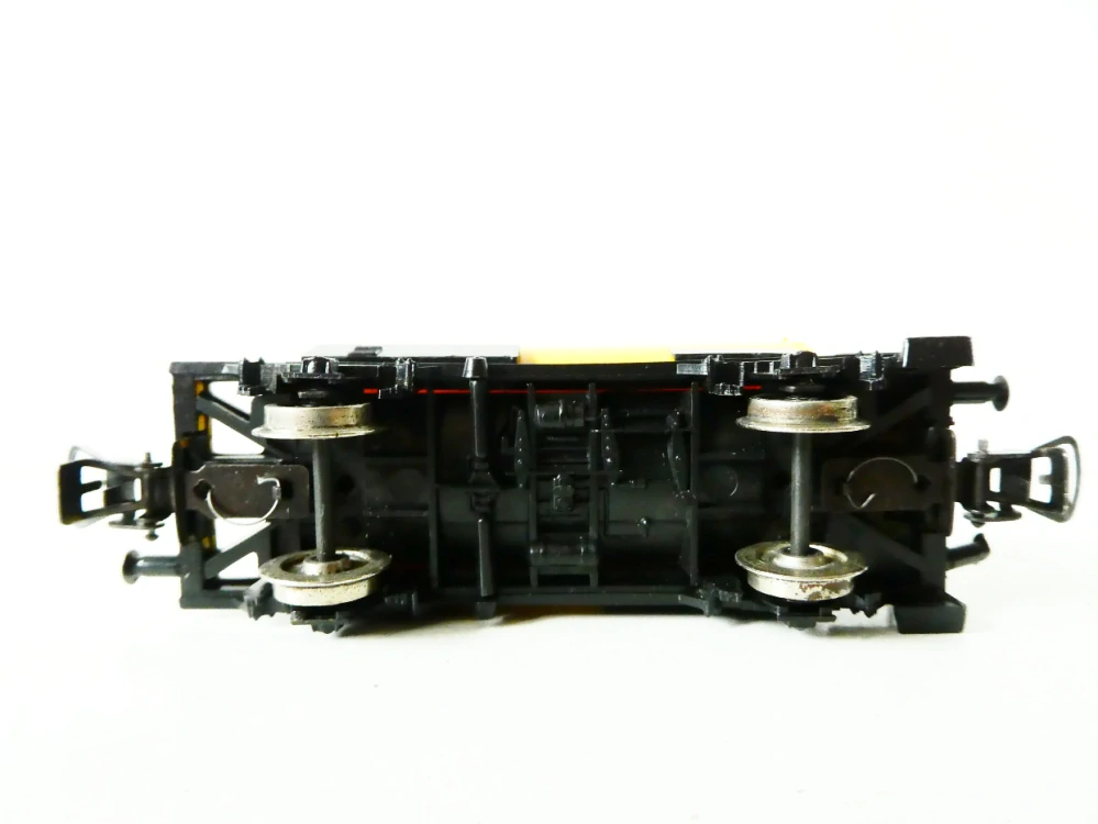 H0 PIKO Cisternový vůz 52-02-29 MINOL s budkou brzdaře DR PĚKNÝ STAV