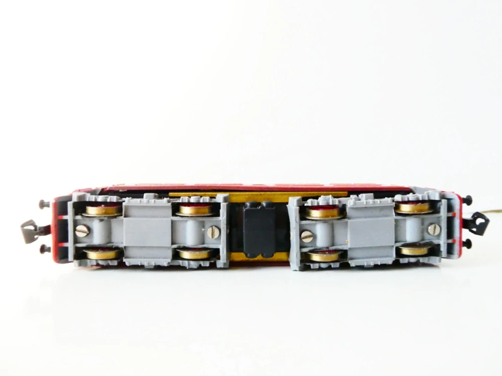 TT GÜTZOLD Elektrická lokomotiva BR 211 018 - 7 OSVĚTLENÁ PĚKNÝ STAV