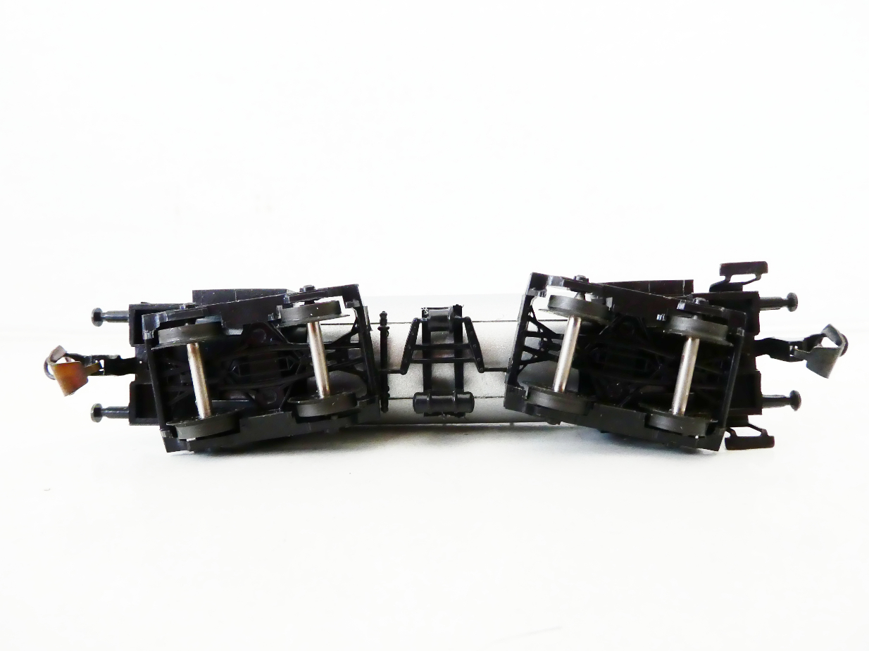 TT BTTB Cisternový vůz Schwedt stříbrný DR TOP STAV NEPOUŽITÝ v orig. krabičce