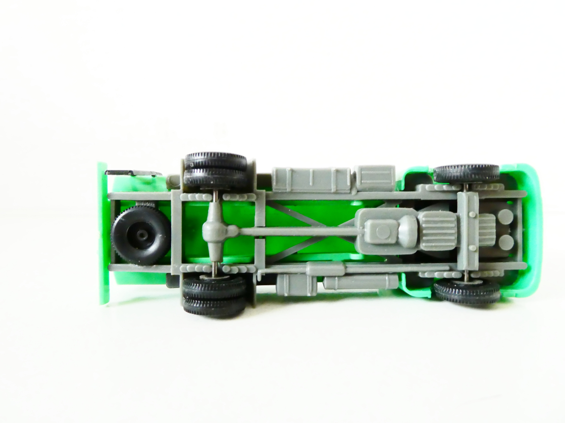 H0 Permot Hruska Nákladní automobil ŠKODA s řidičem - cisterna na vodu zelená PĚKNÝ STAV