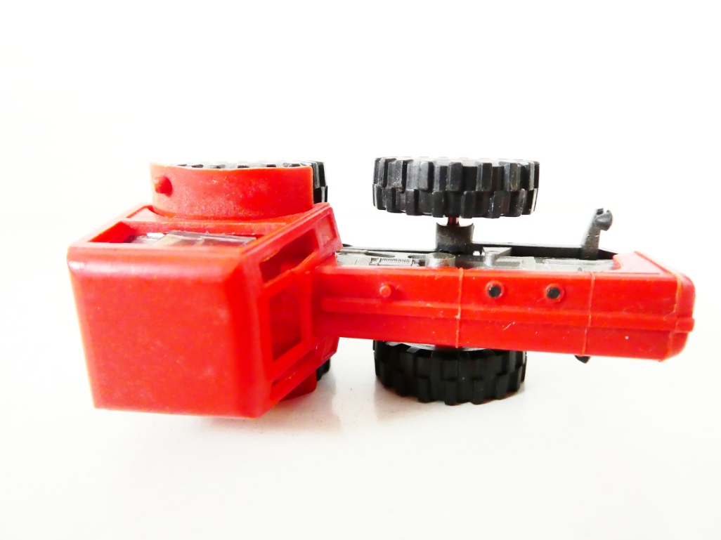 H0 VEB Berlinplast Traktor Dutra D4K 
