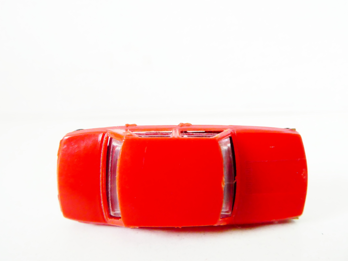 H0 VEB Modell-Konstrukt Osobní automobil Wartburg 353 červený PĚKNÝ STAV