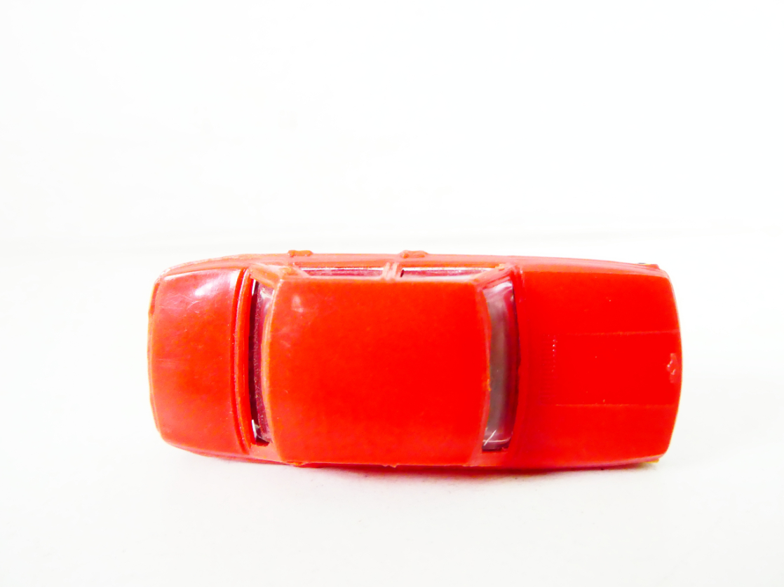 H0 VEB Modell-Konstrukt Osobní automobil Wartburg 353 červený PĚKNÝ STAV