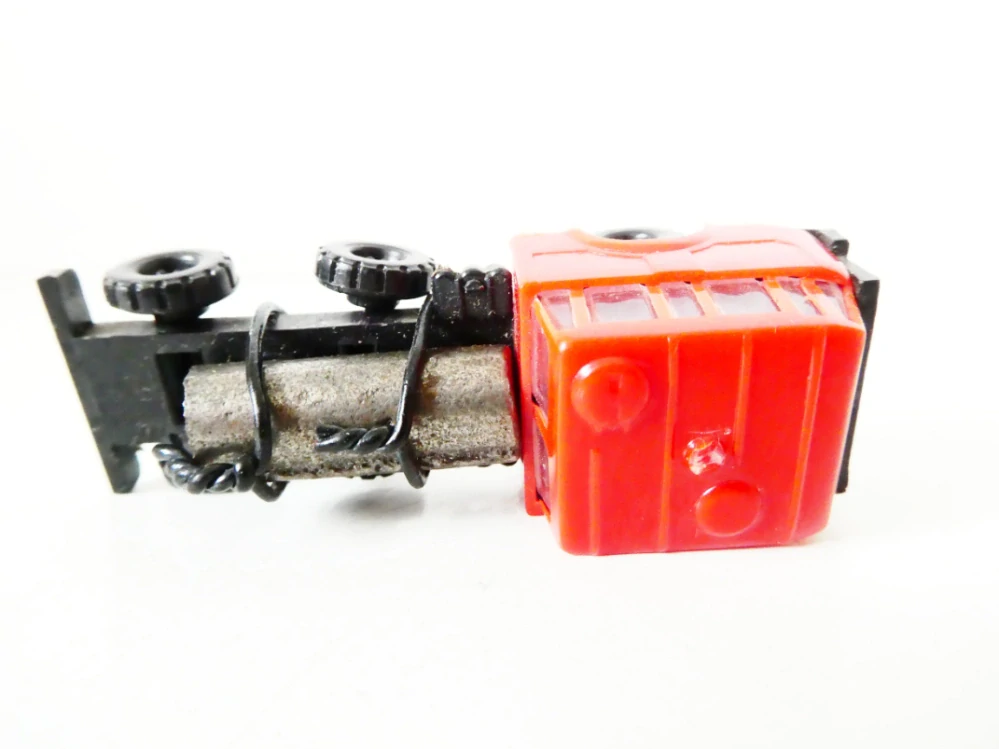 TT VEB Modell- Konstruktt Nákladní automobil TATRA 813 66 tahač červený s nákladem