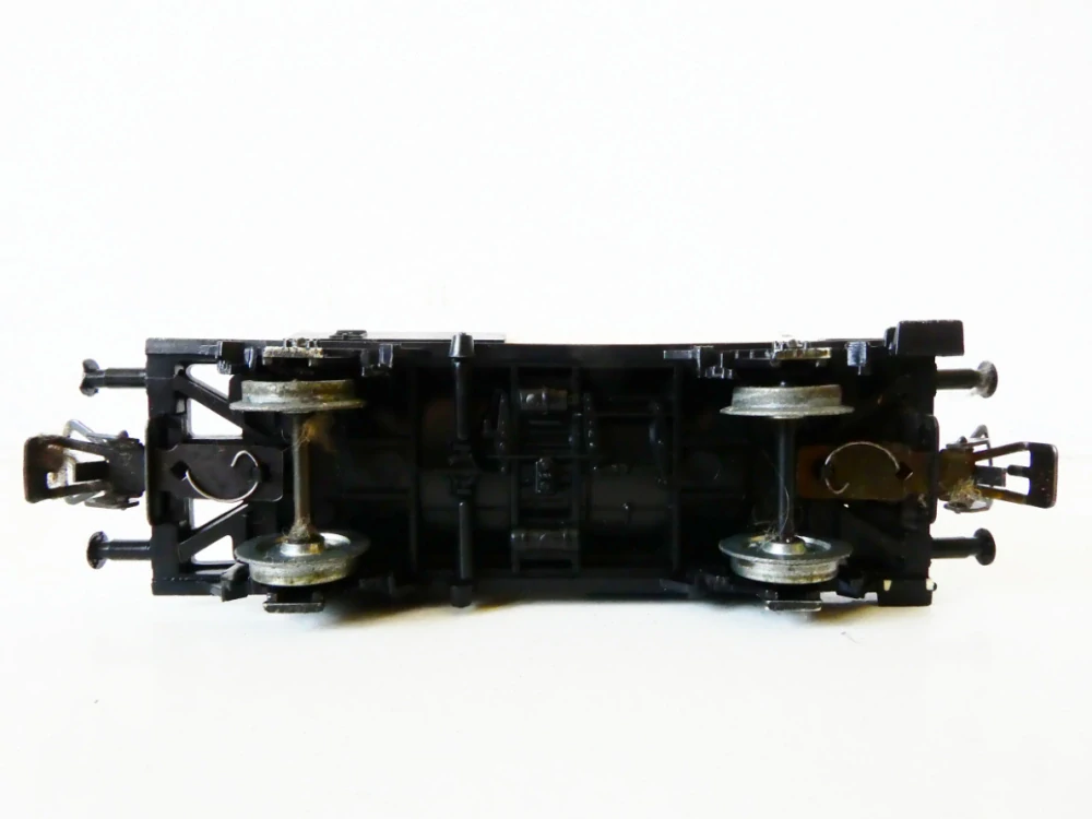 H0 PIKO Cisternový vůz 583 439 ESSO DB