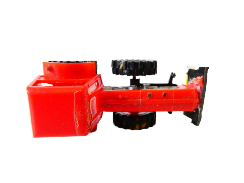 H0 VEB Berlinplast Traktor Dutra D4K 