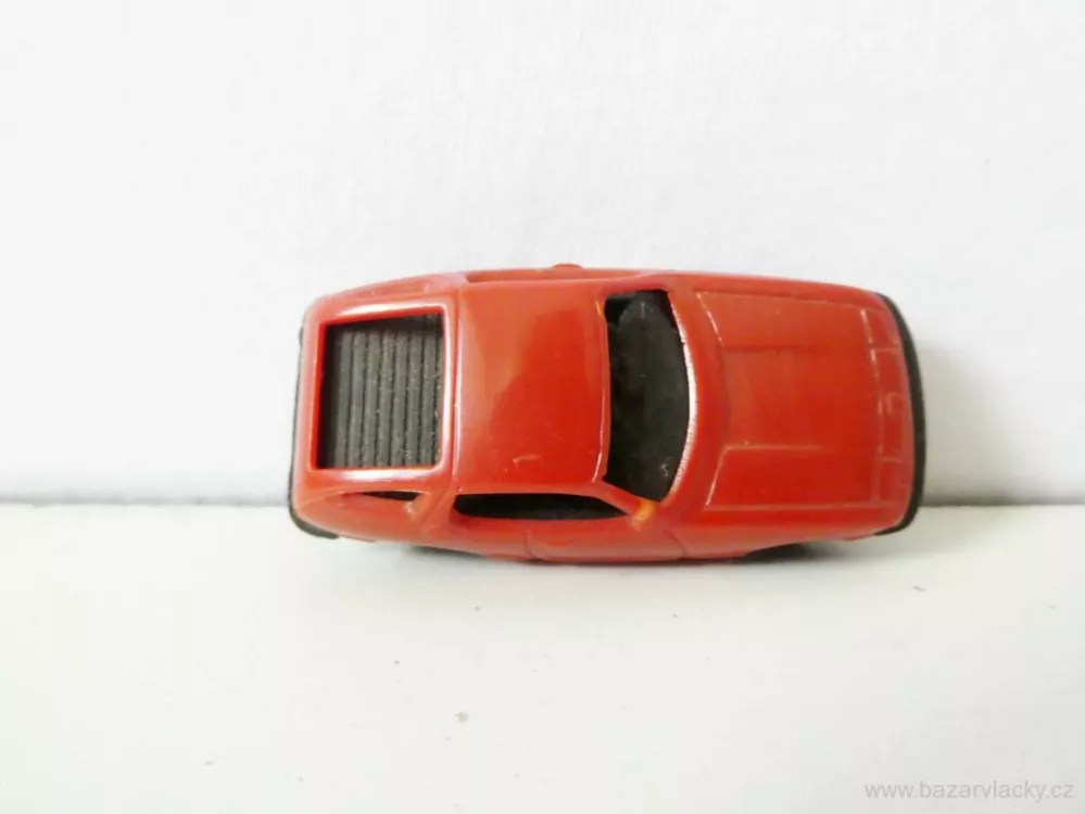 H0 Osobní automobil červený Porsche 924