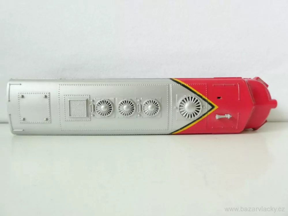 H0 BACHMANN - Dieselová lokomotiva Santa Fe 307 TOP STAV NEPOUŽÍVANÁ