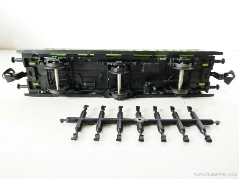 TT BTTB Osobní vůz 3-osý 522-427 DR včetně doplňků TOP STAV NEPOUŽITÝ V KRABIČCE