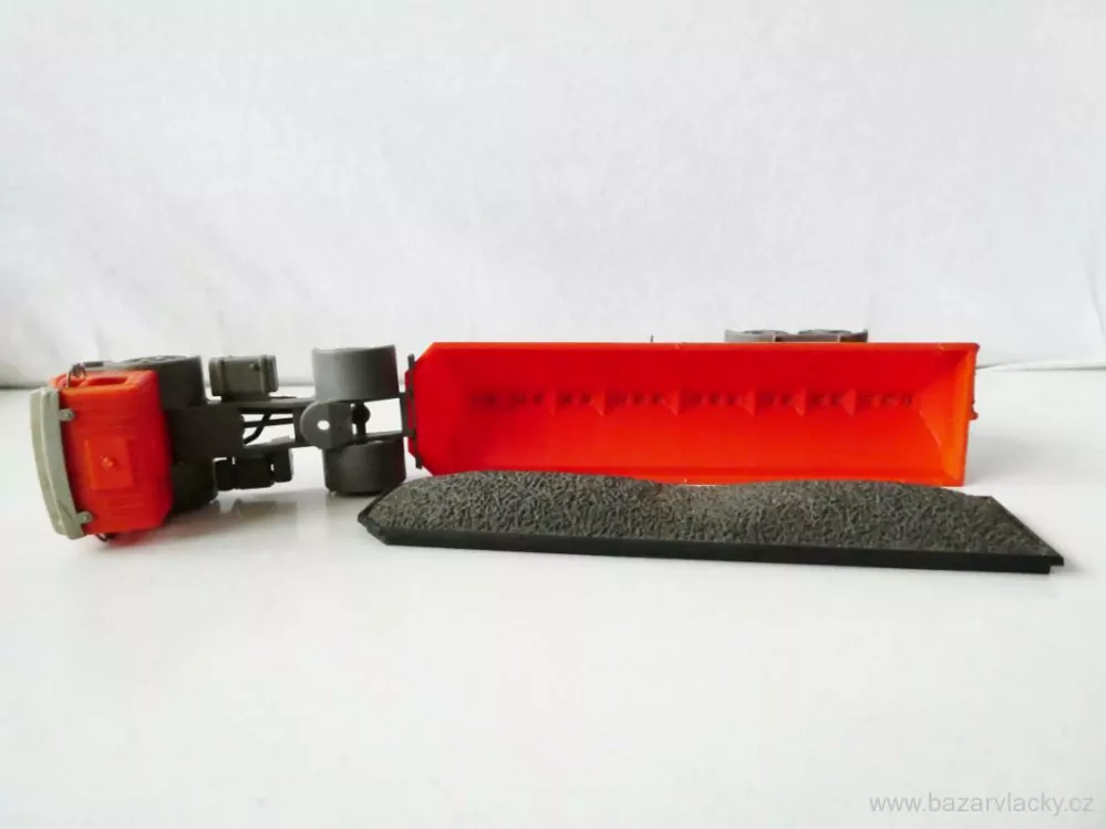 H0 KIBRI Nákladní automobil MERCEDES s výsypným přívěsem na uhlí 