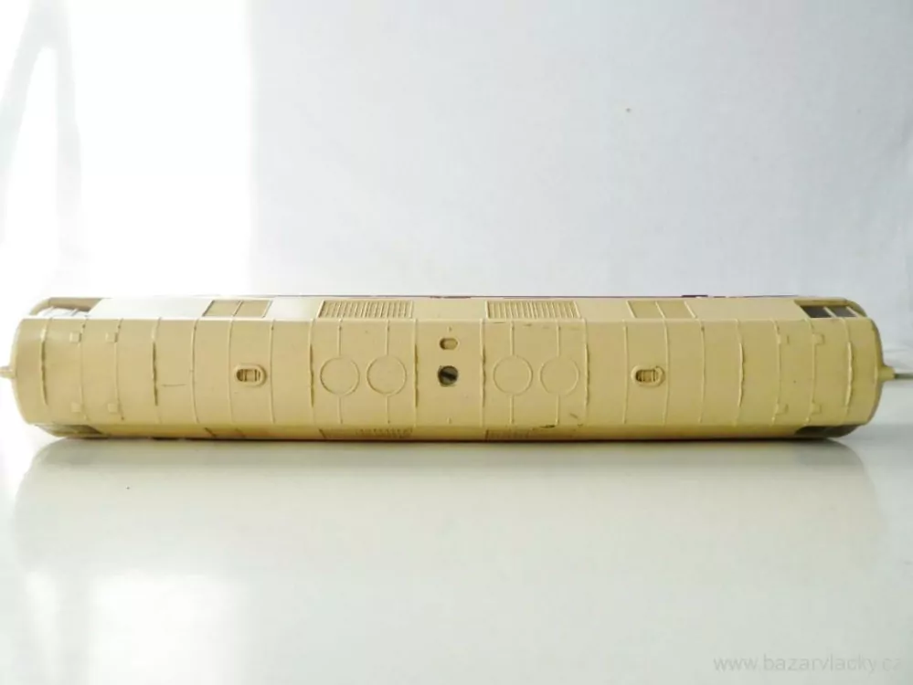 H0 GÜTZOLD Dieselová lokomotiva V 180 128 DR 