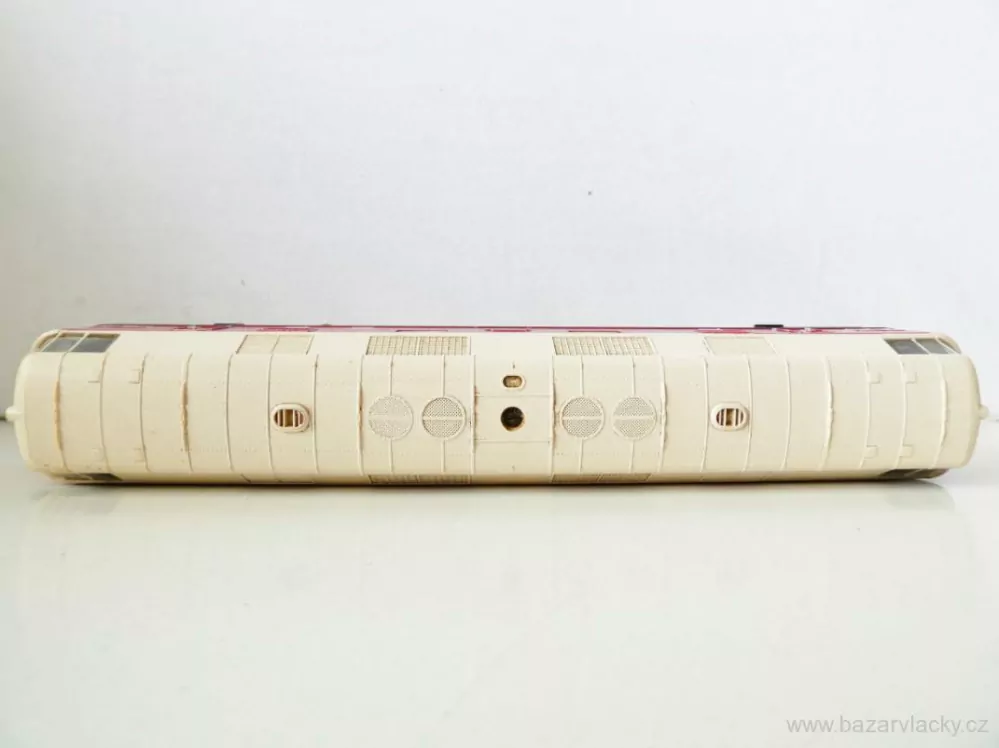 H0 PIKO/GÜTZOLD Dieselová lokomotiva BR 118 117-1 DR PĚKNÝ STAV