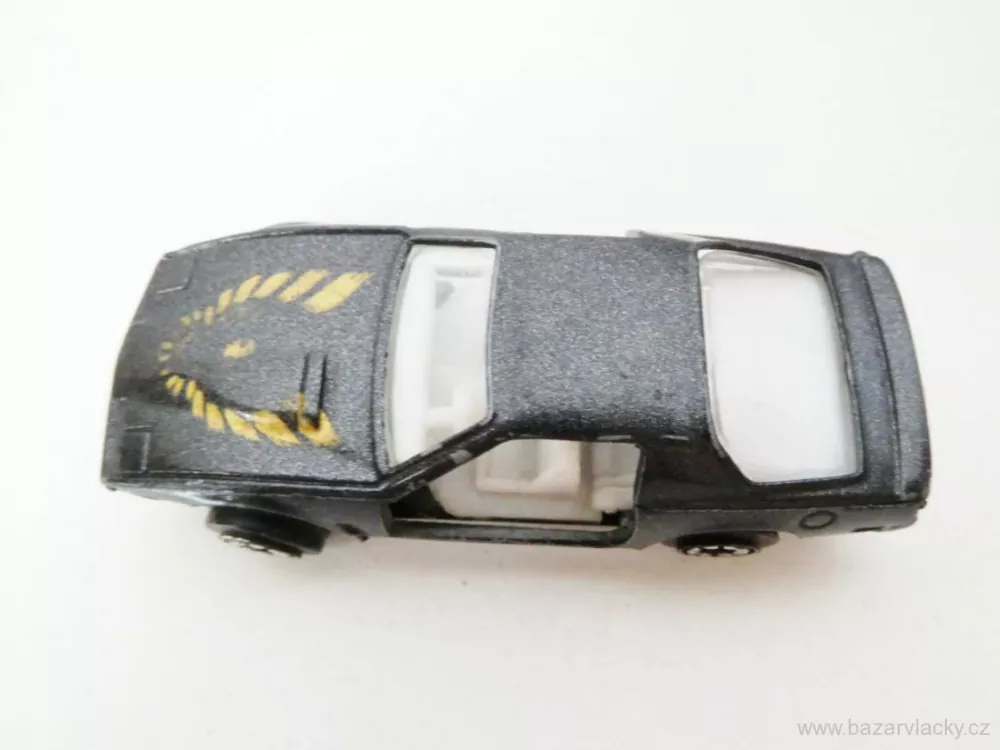 Osobní automobil černý bez dveří - kovový model