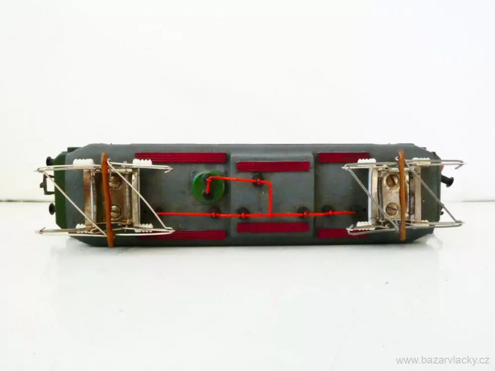 H0 PIKO Elektrická lokomotiva E 44 131 DR 