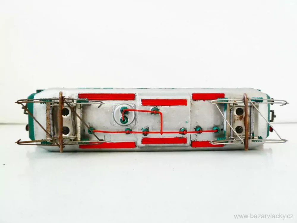 H0 PIKO Elektrická lokomotiva E 44 131 DR NA NÁHRADNÍ DÍLY 