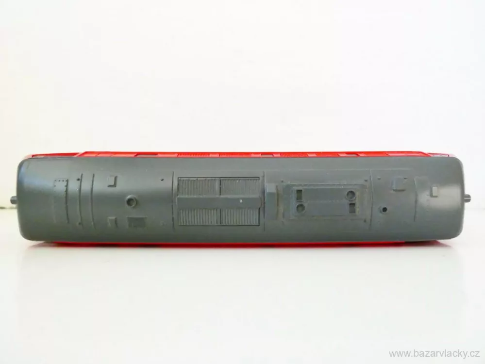 H0 ROCO Dieselová lokomotiva BR 215 129-8 DB TOP STAV OSVĚTLENÁ NEPOUŽÍVANÁ