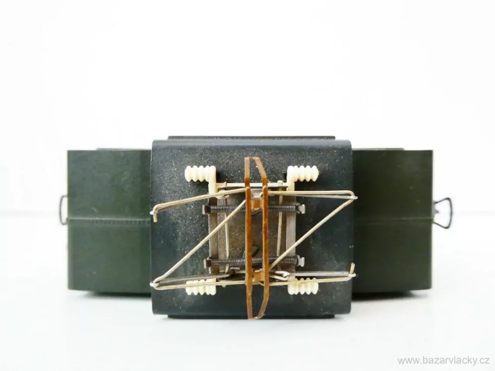H0 PIKO Elektrická lokomotiva E69 05 DR