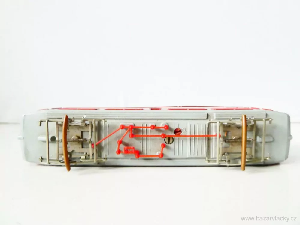 TT BTTB GÜTZOLD Elektrická lokomotiva E 11 022 DR OSVĚTLENÁ PĚKNÝ STAV