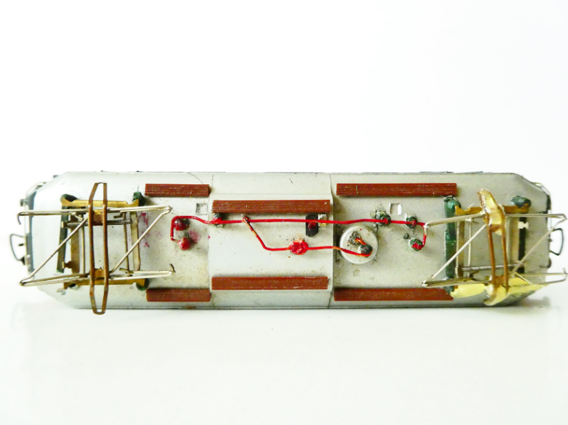 H0 PIKO Elektrická lokomotiva BR 244 068-3 DR NA RENOVACI