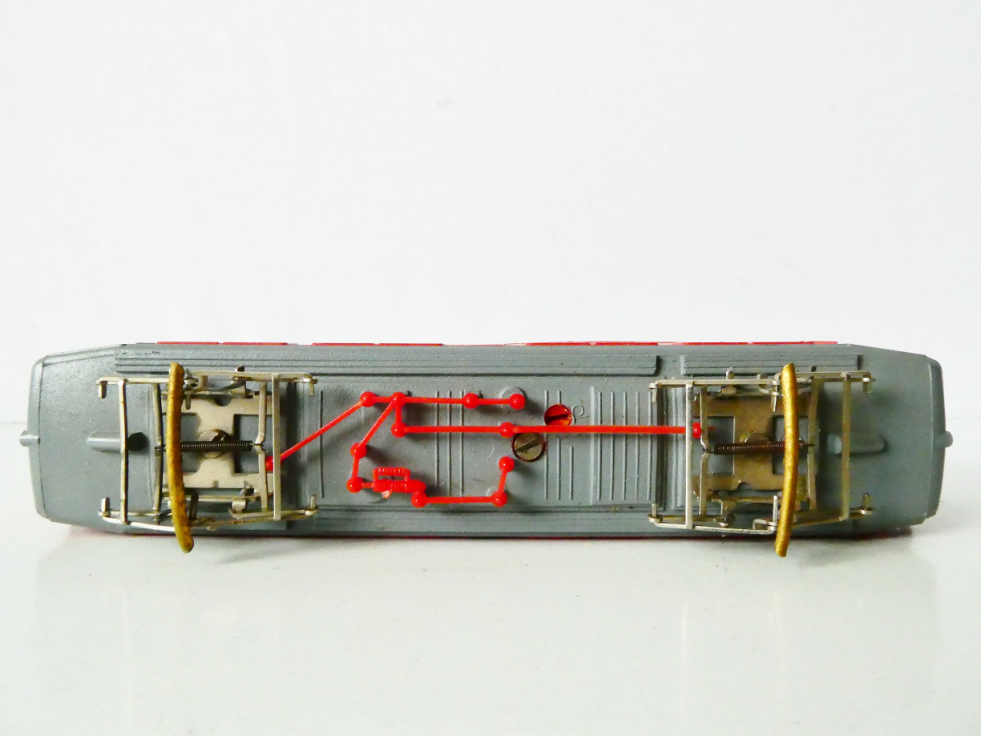 TT BTTB GÜTZOLD Elektrická lokomotiva E 211 018-7 DR OSVĚTLENÁ TOP STAV NEPOUŽITÁ v krabičce
