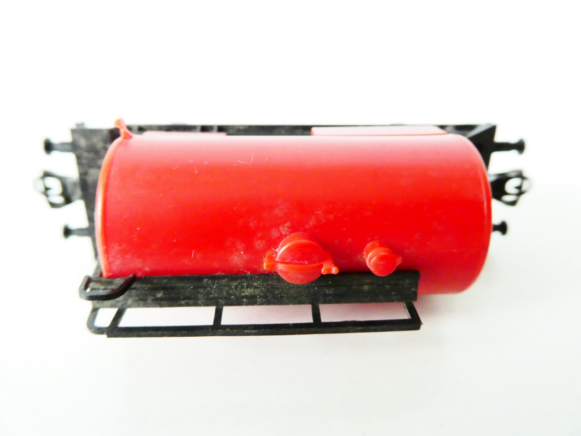 TT BTTB Cisternový vůz červený PĚKNÝ STAV