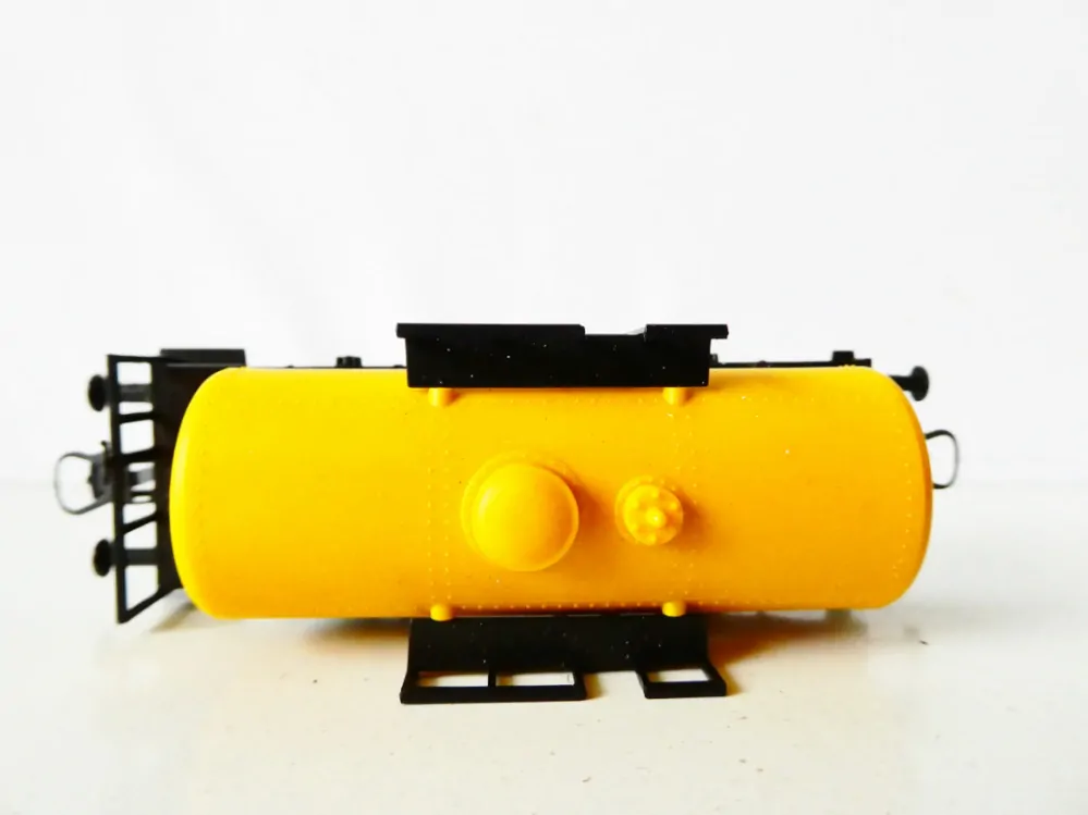 H0 ROCO 4384A/46205 Cisternový vůz 571 120 Shell DB TOP STAV NEPOUŽITÝ v krabičce (nutno doplnit jedno spřáhlo)