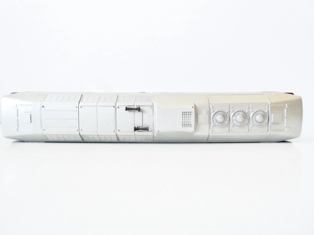 H0 PIKO Dieselová lokomotiva BR 130 005-2 DR OSVĚTLENÁ  PĚKNÝ STAV