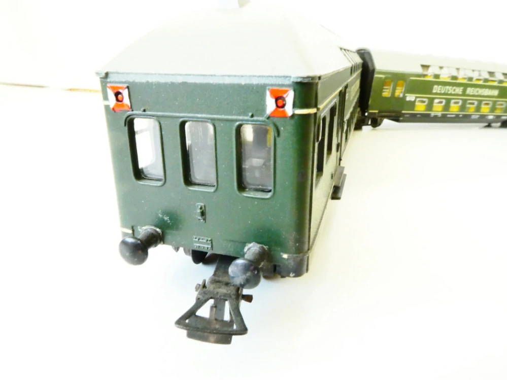 H0 SCHICHT Patrová souprava 3-dílná se spoustou cestujících v každém voze DEUTSCHE REICHSBAHN PĚKNÝ STAV