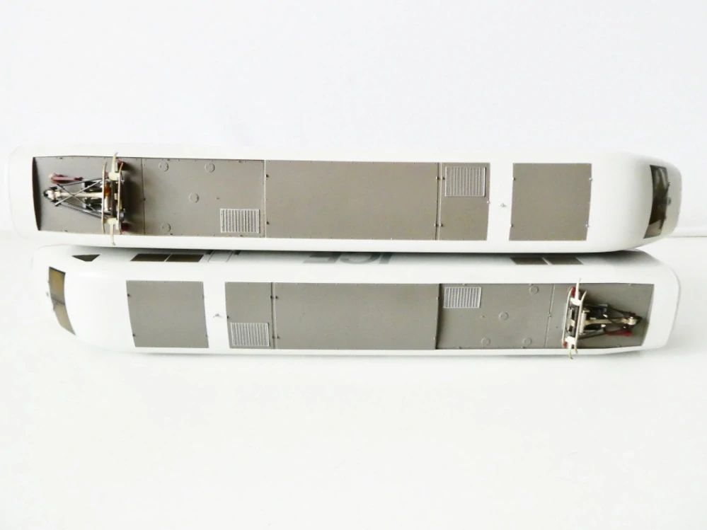 H0 Fleischmann 4440 Elektrická souprava ICE BR 401 011-2/401 511-1 DB OSVĚTLENÁ PĚKNÝ STAV