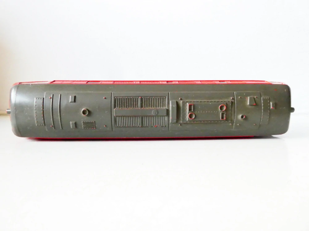 H0 ROCO Dieselová lokomotiva BR 2044 011-1 ÖBB OSVĚTLENÁ PĚKNÝ STAV