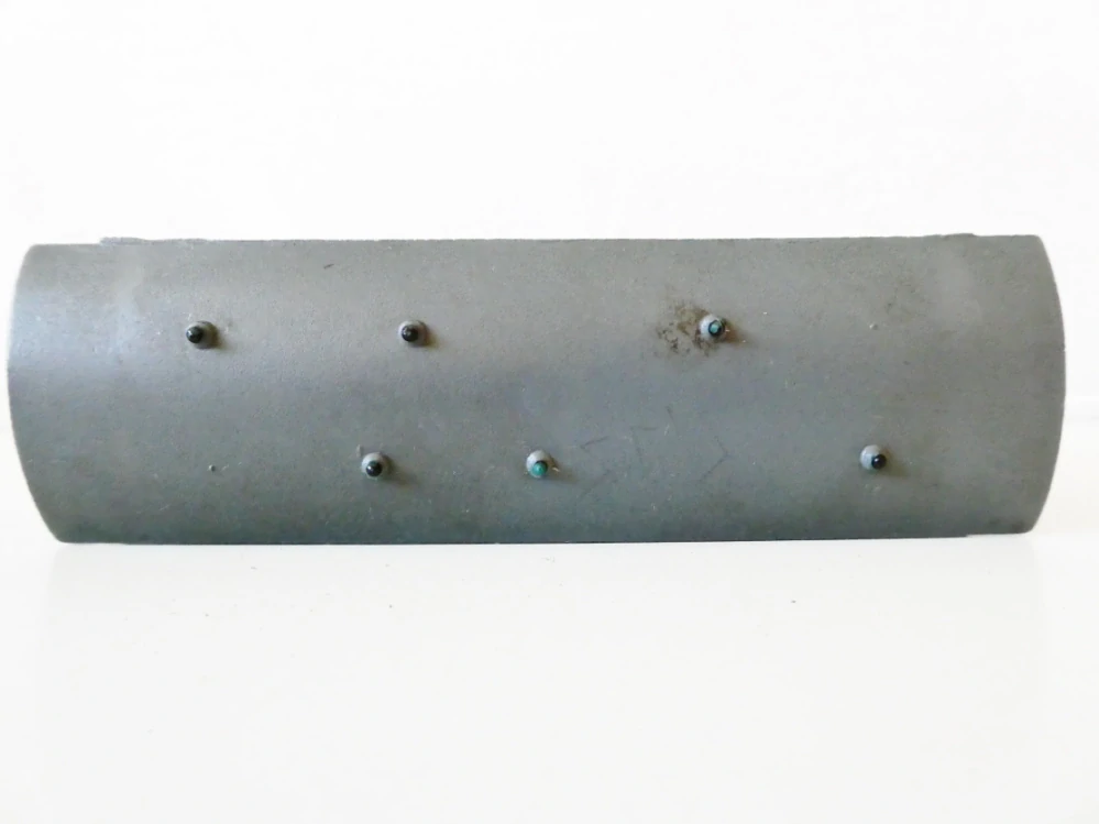 H0 Osobní vůz 2. tř. (chybí krytky na kolech, přemalované logo)