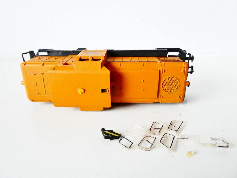 H0 PIKO Dieselová lokomotiva BR 106 256-1 DR NA RENOVACI