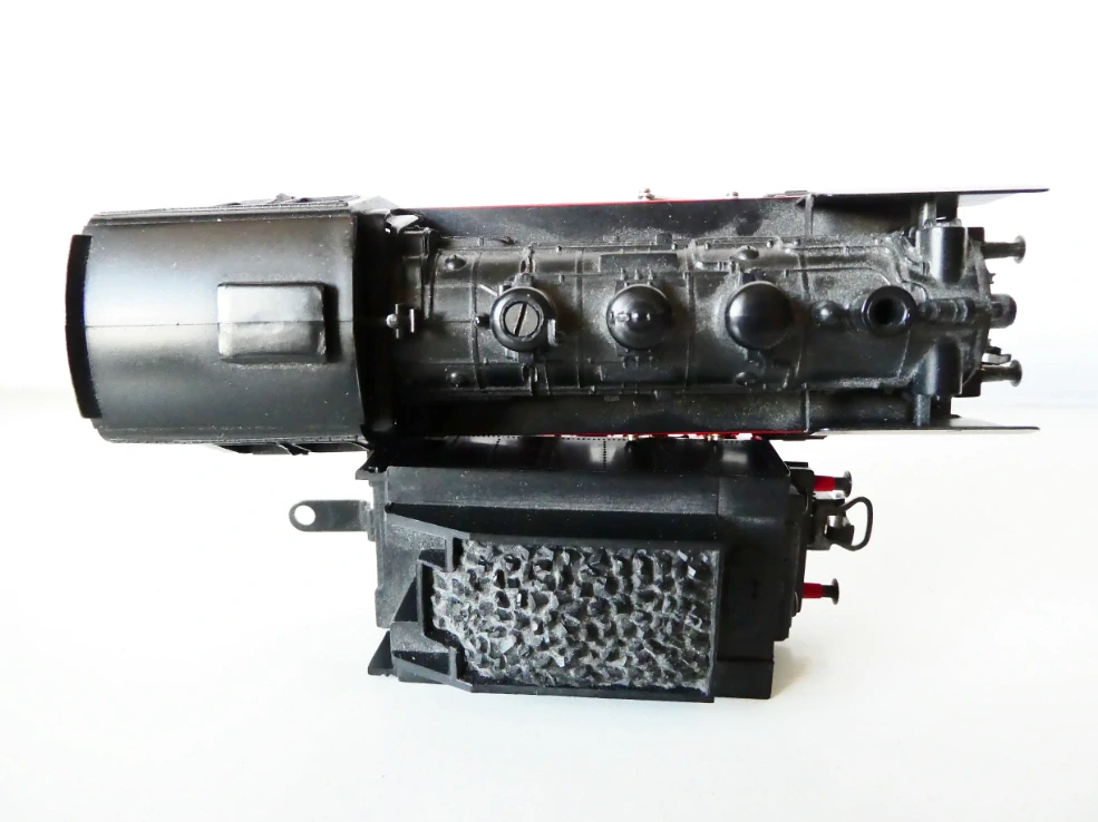 H0 MÄRKLIN Parní lokomotiva s tendrem BR 24 058 DR OSVĚTLENÁ PĚKNÝ STAV