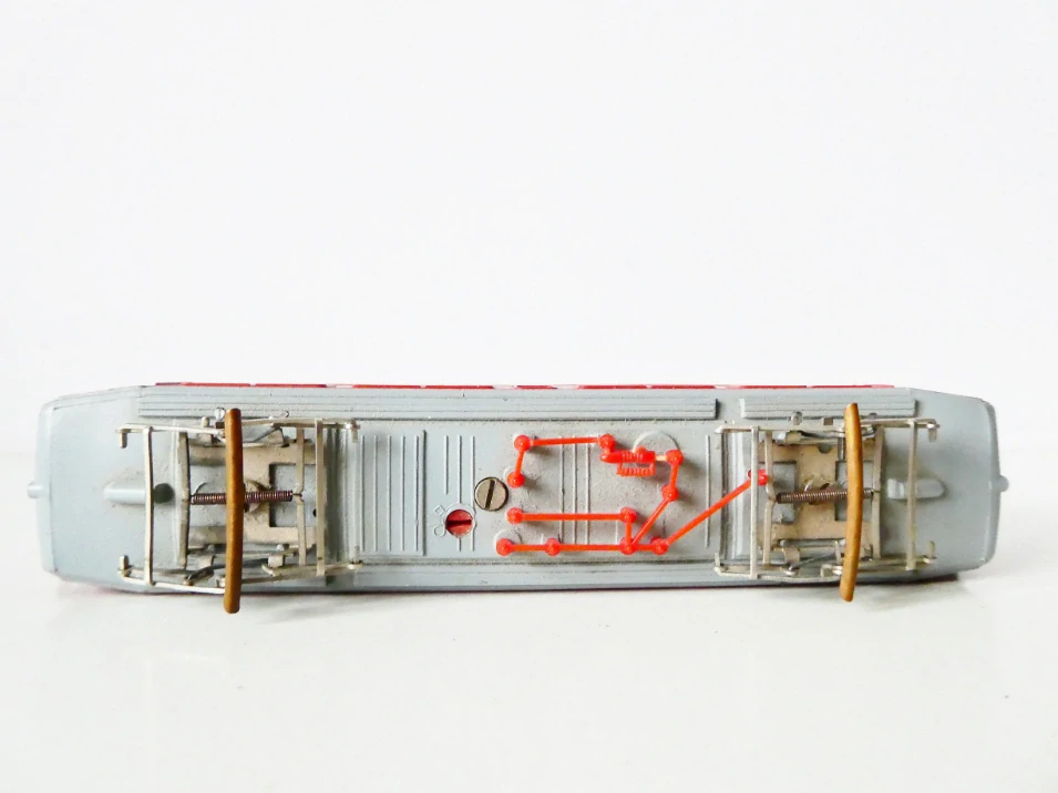 TT GÜTZOLD Elektrická lokomotiva BR 211 018 - 7 DR PĚKNÝ STAV