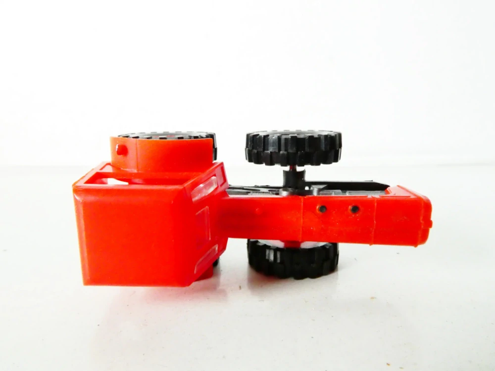 H0 Traktor červený PĚKNÝ STAV