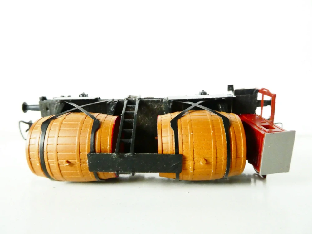 H0 SCHICHT Nákladní vůz na víno 505198 s budkou brzdaře MAV PĚKNÝ STAV