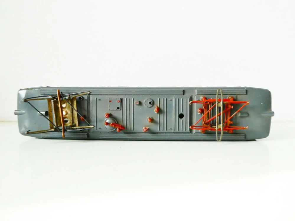 H0 PIKO Elektrická lokomotiva E 42 031 DR