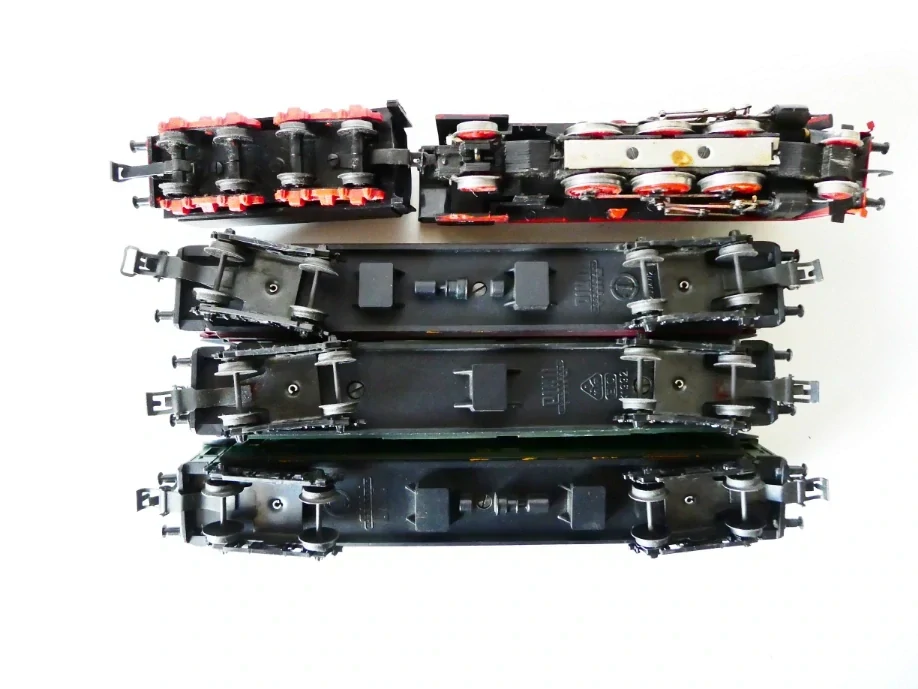 PIKO SET - Parní lokomotiva BR 23 001 DR OSVĚTLENÁ + 3x vůz + koleje PĚKNÝ STAV ANTIK