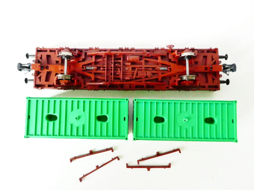 H0 ROCO Plošinový vůz s kontejnery EVERGREEN TOP STAV NEPOUŽITÝ 