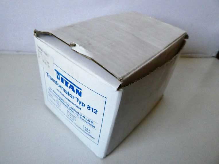TITAN typ 812 Regulační transformátor (trafo) TOP STAV NEPOUŽÍVANÉ v orig. krabici s průvodním listem