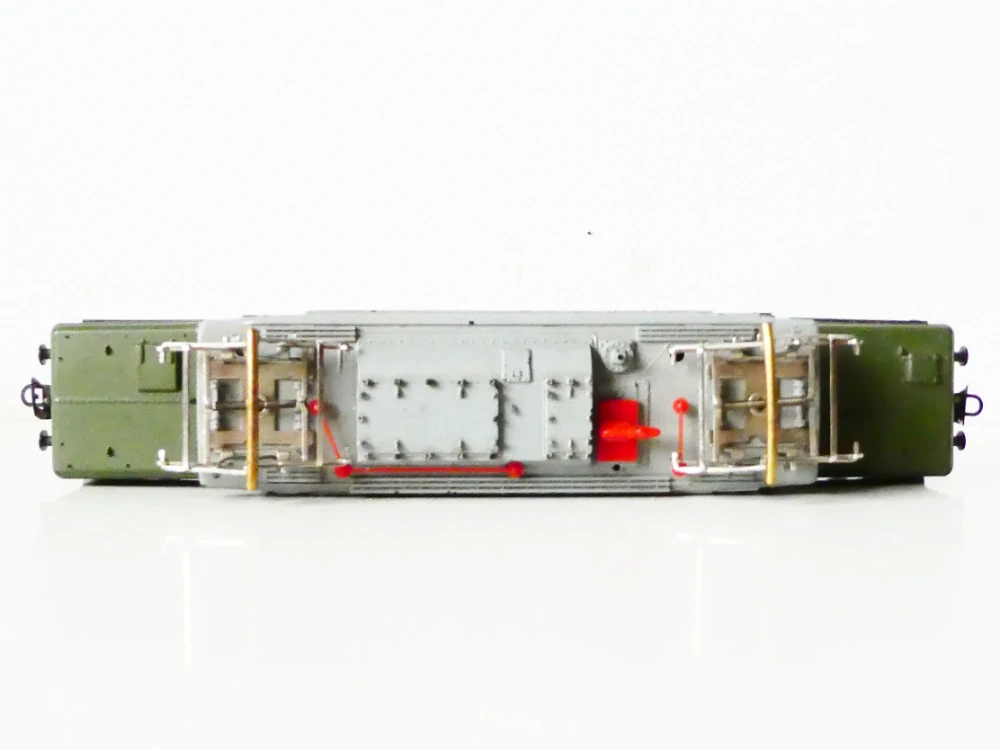 TT BTTB Elektrická lokomotiva BR 254 065-6 DR OSVĚTLENÁ (NA OPRAVU - NA KOLEJÍCH PROKLUZUJE A NEJEDE, SVÍTÍ)