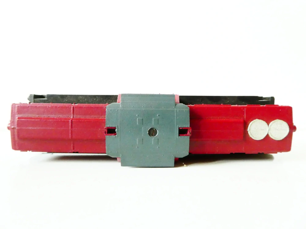 H0 PIKO Dieselová lokomotiva BR 110 025-4 DR OSVĚTLENÁ PĚKNÝ STAV