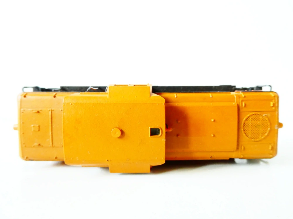 H0 PIKO Dieselová lokomotiva BR 106 256-1 DR OSVĚTLENÁ v orig. krabičce