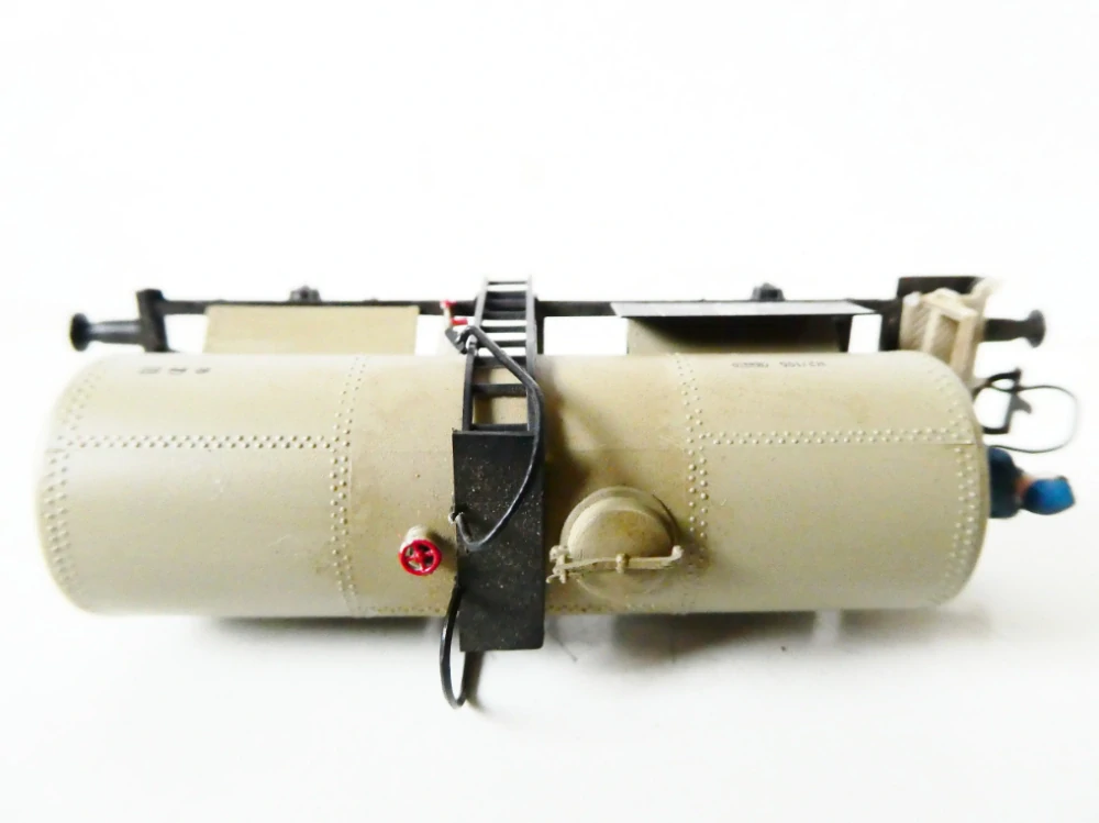 H0 SCHICHT Cisternový vůz  52-53-19 DR s drážním personálem