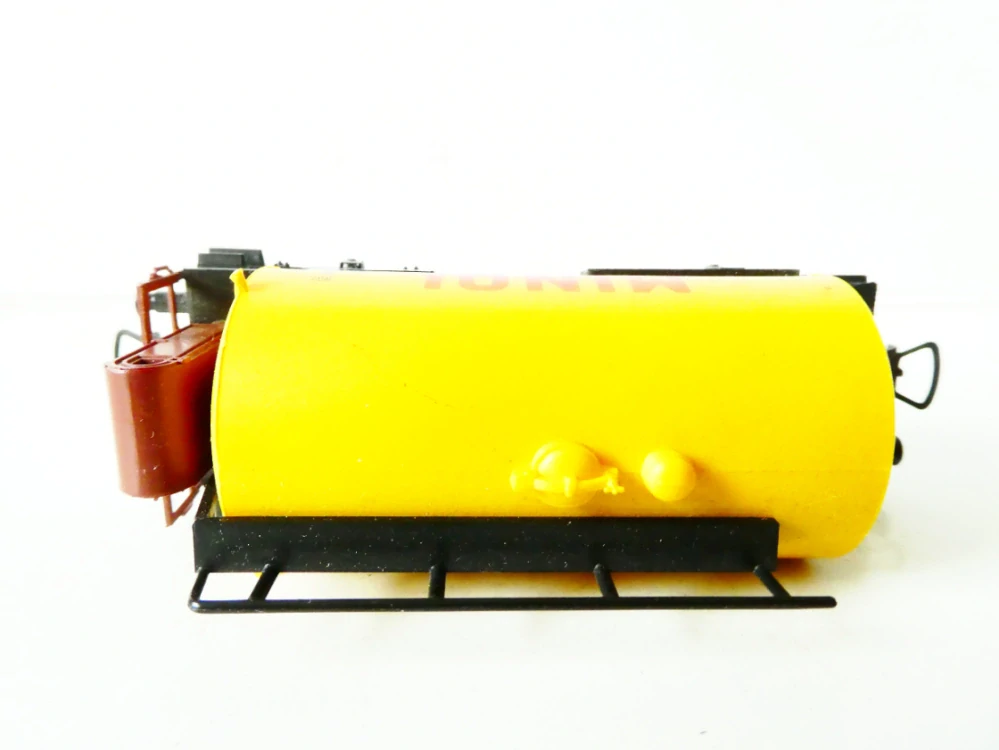 H0 PIKO Cisternový vůz 52-02-29 MINOL s budkou brzdaře DR PĚKNÝ STAV